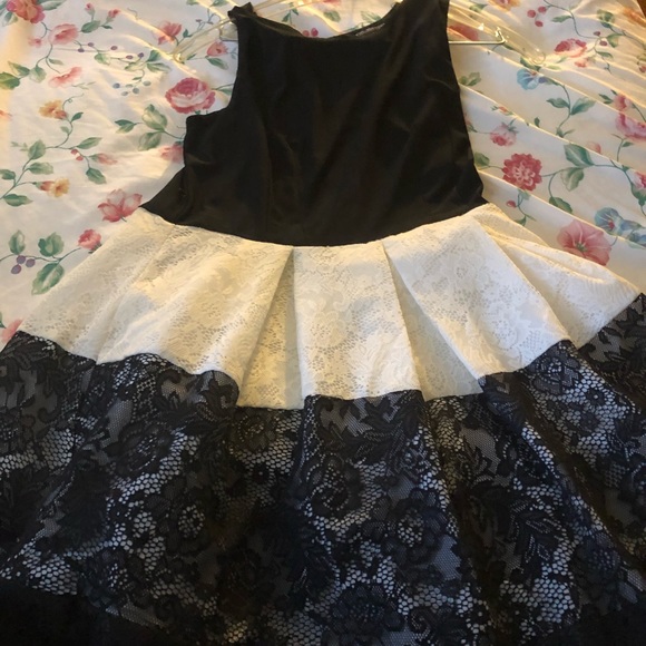 karin stevens Dresses & Skirts - Karin Stevens Black and White Cocktail Dress